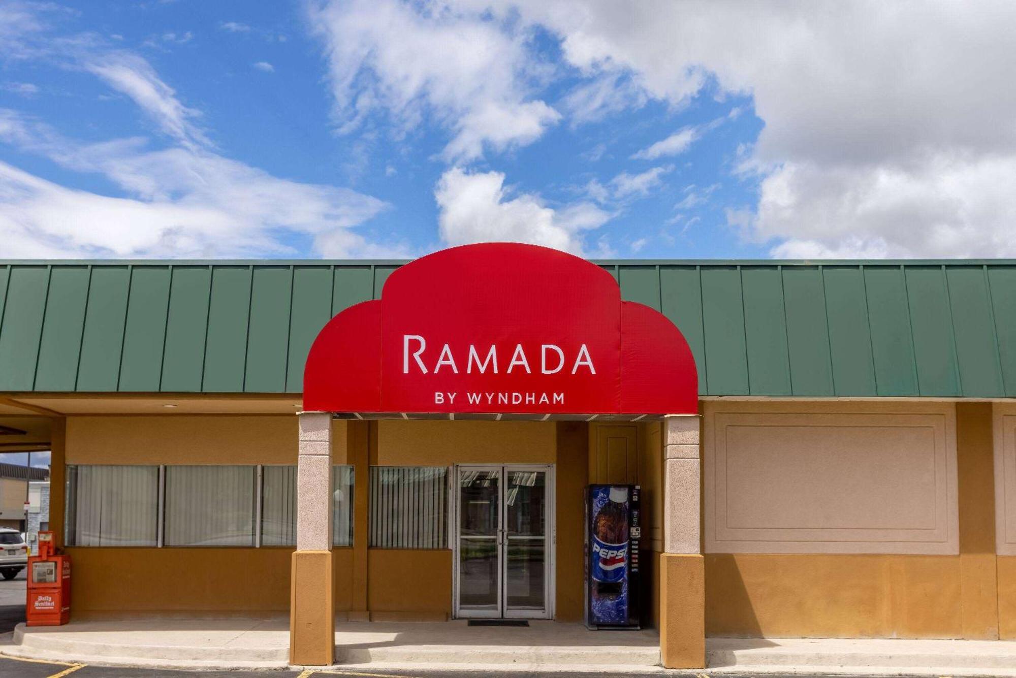 Ramada By Wyndham Rome - Verona Exterior foto