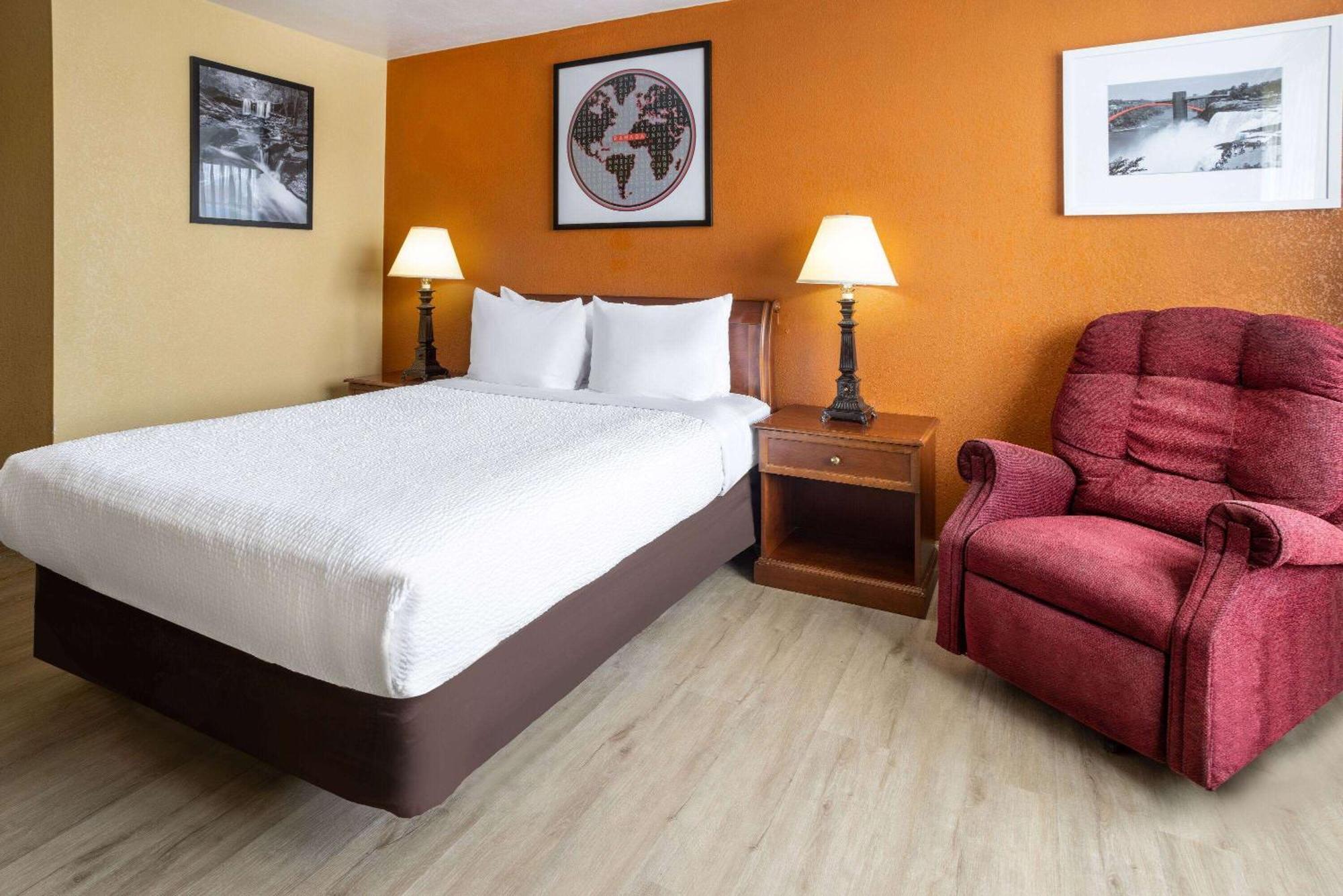Ramada By Wyndham Rome - Verona Exterior foto